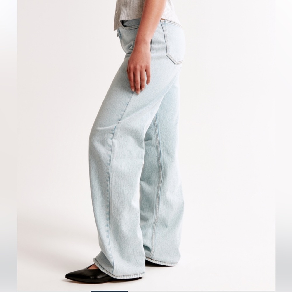 Curve Love Low Rise Baggy Jean Abercrombie & Fitch - Picture 4 of 12